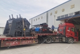 1000*700液壓對(duì)輥制砂機(jī)，1210反擊破發(fā)往四川